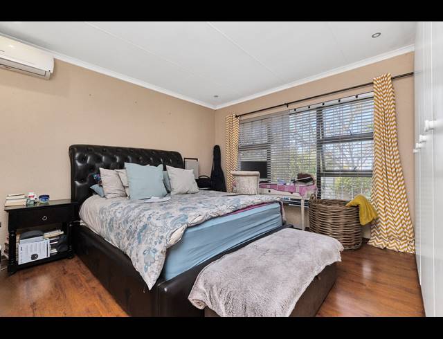 3 BEDROOM HOUSE TO LET IN LONEHILL